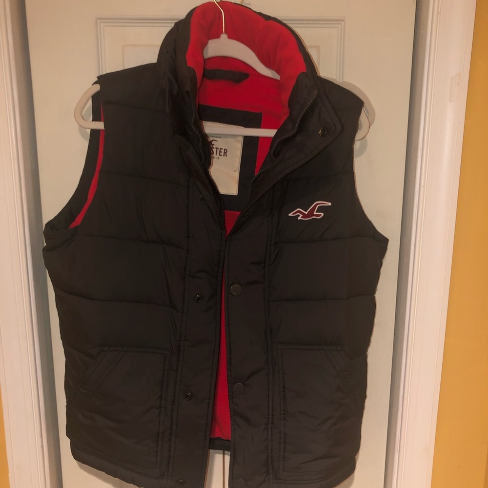 Hollister men’s winter vest